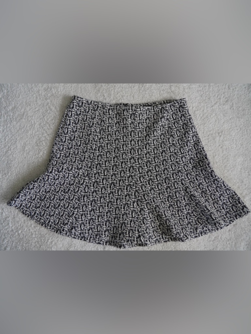 Banana Republic Black and White Tweed Flared Women's Skirt size 6